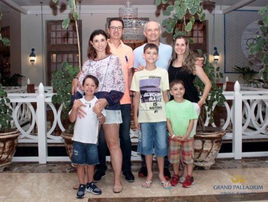 Familias Salvetti e Dugno - Grand Palladium Imbassaí