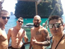 Jussemar, Renato, Estevão e Simon / Phi Phi Island Tailândia