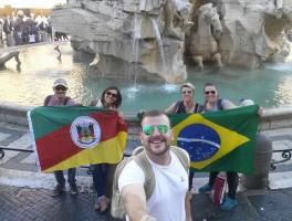 Juliano, Patricia, Elias, Angela e Maiara / Itália