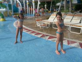  Bruna e Alice Carrasco / Beach Park Fortaleza - CE