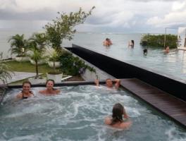 Elisabeth Farina e Maria Luiza Schmitz / Morro de São Paulo - BA