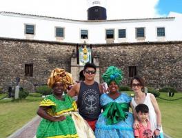 Yasunori, Shou e Kumi Sugita - Salvador