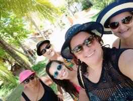 Cleia, Ledani, Isabel, Lourdes e Elisa / Maceió