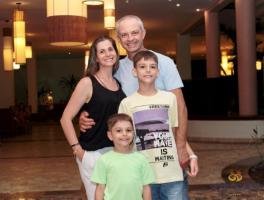 Familia Salvetti - Grand Palladium Imbassaí